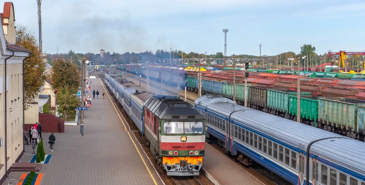 Станцыя Лунінец
