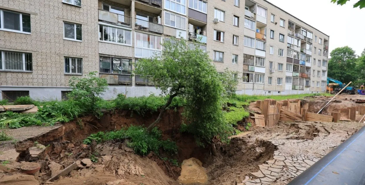Віцебскі дом, каля якога абваліўся грунт
