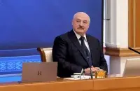Лукашэнка пахваліўся беларускім ноўтбукам. Але ўсё ж беларускі ці фальшыўка, зробленая ў Кітаі? / president.gov.by
