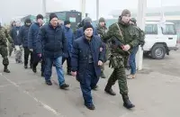 Украінскія палонныя на пункце пропуску "Маёрскае"&nbsp;/ Reuters
