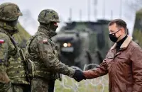 Міністр нацыянальнай абароны Польшчы Марыюш Блашчак (справа) падчас працоўнага візіту / Przemysław Piątkowski
