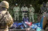 Але мігранты адмовіліся ўжываць зброю, кажуць у Латвіі / AFP
