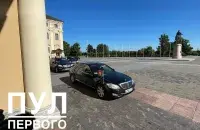 "Мерсэдэс" Лукашэнкі&nbsp;пад'ехаў да Міхайлаўскага палаца ў Санкт-Пецярбургу