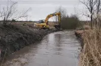 У Ровенскай вобласці будуюць новыя супрацьтанкавыя равы / кадр з відэа
