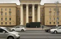 Аўтазак каля КДБ
