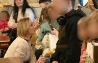 Дзеці ў амбасадзе Катара
