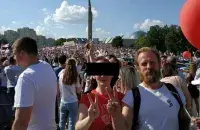 Мікалай Аляксееў (на фота справа)
