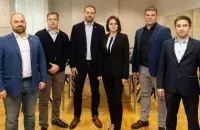 Удзельнікі ініцыятывы "Байпол" са Святланай Ціханоўскай
