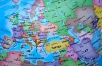 Bélarus замест Biélorussie
