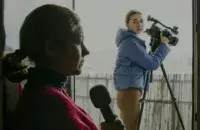 Кадр з фільма Мары Тамковіч "Пад шэрым небам"
