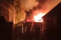 Спачатку загарэўся чарот, а пасля агонь перайшоў на жылыя будынкі

