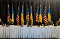 На "Рамштайн" у Германію прыехаў украінскі прэзідэнт Уладзімір Зяленскі
