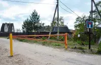 Праз таварыства праязджалі фуры і "вялікая плынь легкавікоў"
