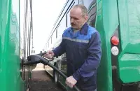 Charging an electric bus
