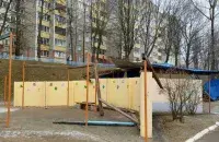 Вецер пашкодзіў пляцоўку ў дзіцячым садку ў Мінску
