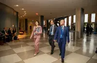 Святлана Ціханоўская разам з Франакам Фячоркам і Дзянісам Кучынскім&nbsp;
