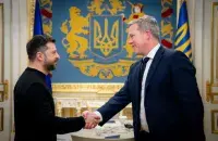 Уладзімір Зяленскі і міністр сухапутных войскаў ЗША Дэніэл Дрыскал
