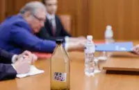 Бутэлька з бруднай вадой для расійскага дыпламата
