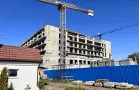 Будынак каля касцёла святога Роха

