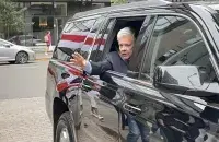 Джон Коўл
