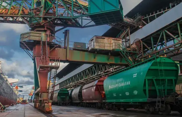 Вагоны з беларускім каліем у Літве. Цяпер такое цяжка ўявіць / infotrans.by
