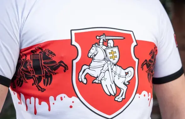 Герб “Пагоня” на майцы / militarist.ua
