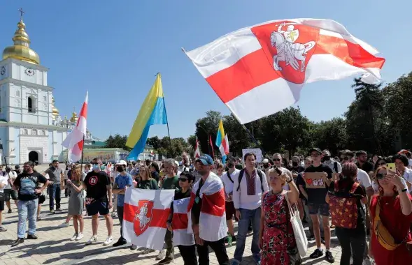 Беларусы на антываенным пікеце ў падтрымку Украіны / Reuters
