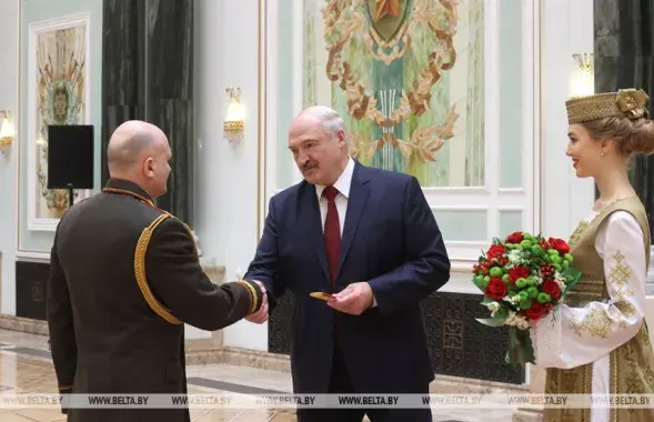 Председатель КГБ Иван Тертель и Александр Лукашенко / БЕЛТА​