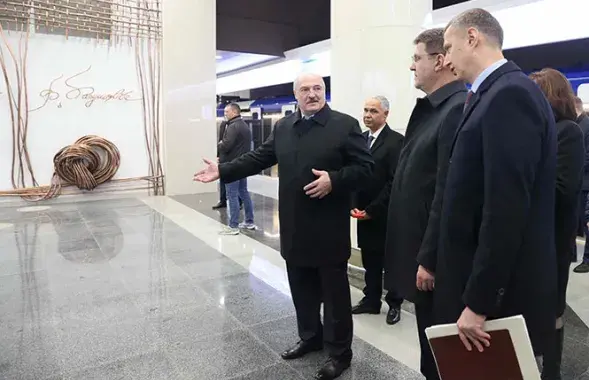 Александр Лукашенко на станции "Площадь Франтишка Богушевича" / president.gov.by​