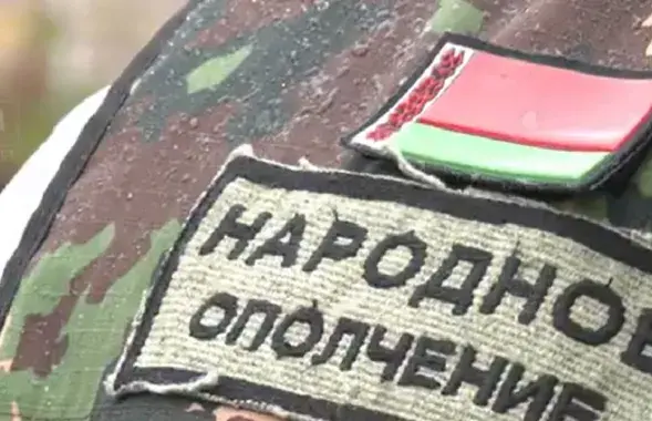 У атрадзе "народнага апалчэння" і старшыня сельскага выканкама / Скрыншот з відэа ТРК "Брэст"
