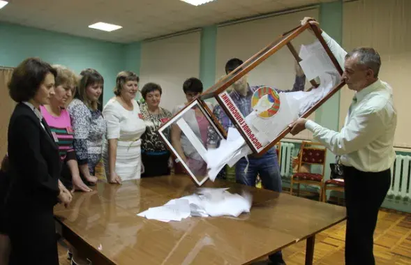 Плакаты ў Мінску: “Ты будзеш лаяць мяне, але ўсё адно прагаласуеш!”