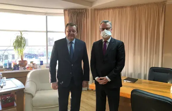 Сергей Алейник и Дирк Шубель / facebook.com/EUinBelarus/