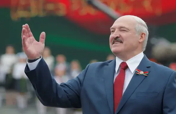 Александр Лукашенко на площади Победы в Минске / Reuters