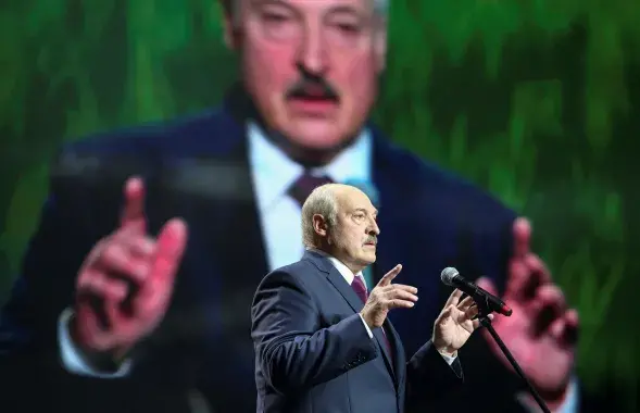 Александр Лукашенко на "женском форуме". Минск, 17 сентября / Reuters​