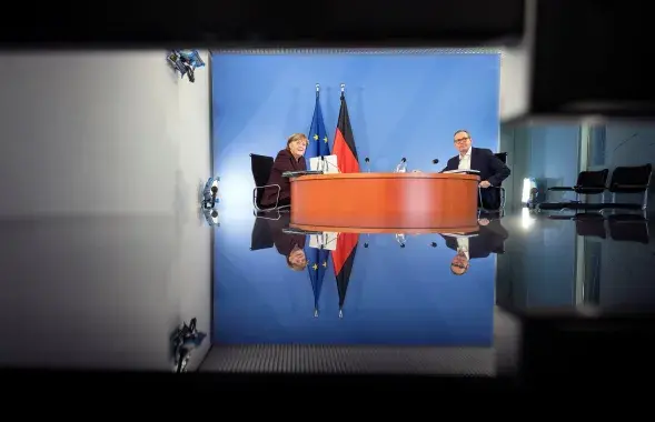 Ангела Меркель во время видеоконференции / Reuters