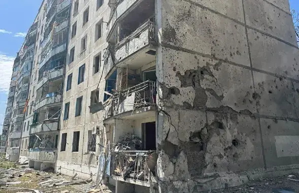 Жилой дом, обстреляный россиянами в Купянском районе Харьковской области / t.me/dsns_telegram/
