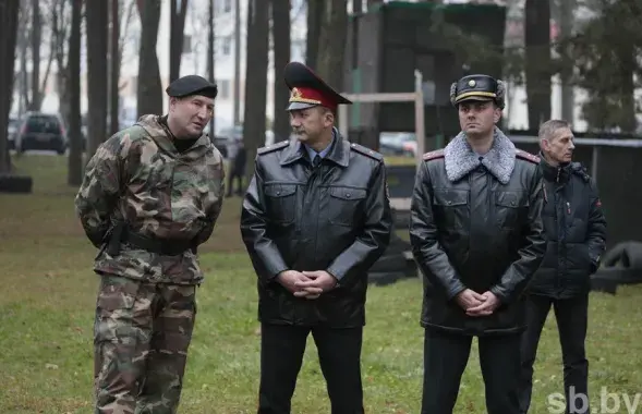 Командир ОМОН Дмитрий Балаба и министр внутренних дел Иван Кубраков / sb.by​