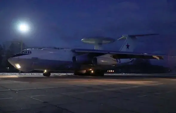 Российский самолет А-50 в Мачулищах / Скриншот видео "Беларусь 1"
