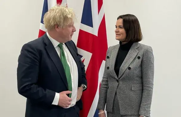 Борис Джонсон и Светлана Тихановская / https://twitter.com/BorisJohnson/
