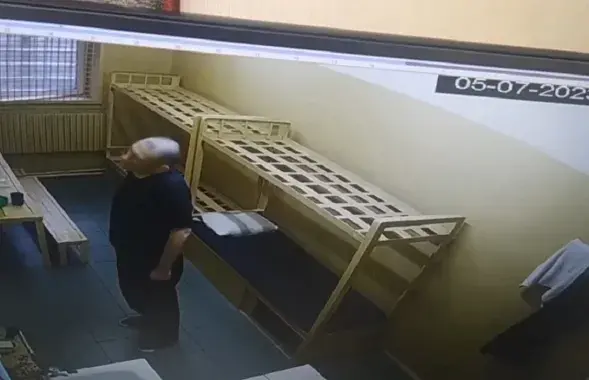 Сергей Тихановский в камере / Кадр из видео
