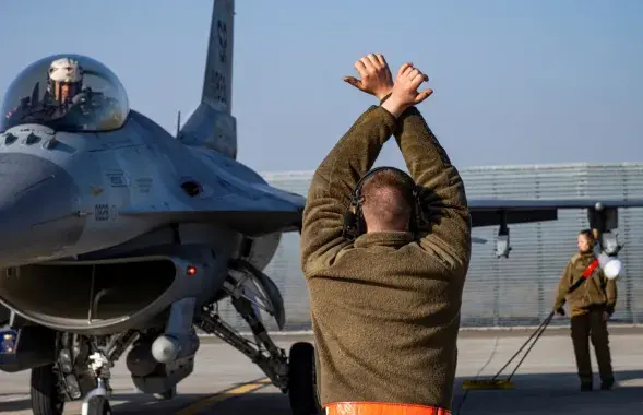 Истребитель F-16 / Reuters
