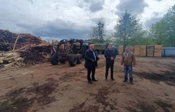 Министр в Житковичском районе / t.me/minleshoz/
