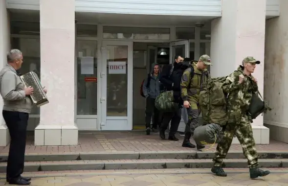 У падраздзяленнях суадносіны "дасведчаных" і "маладых" мусяць складаць 1 да 5 / kommersant.ru
