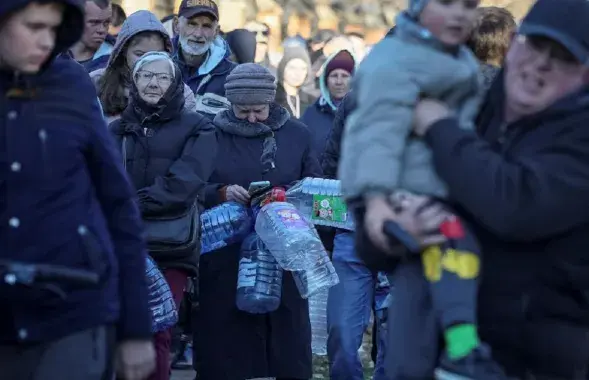 Очередь за водой в Киеве / Reuters
