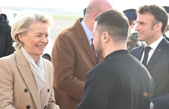 Урсула фон дэр Ляен і Шарль Мішэль сустракаюць Уладзіміра Зяленскага і Эмануэля Макрона / https://twitter.com/vonderleyen
