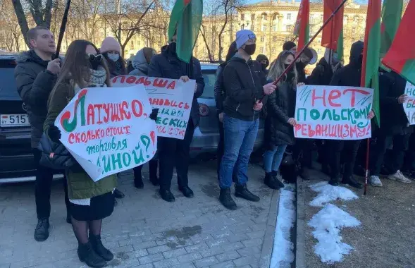 Пікет ля амбасады Польшчы ў Беларусі / Еўрарадыё​
