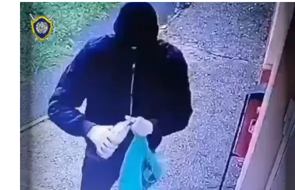 Гродненец поджег дверь "опорки" / кадр из видео​