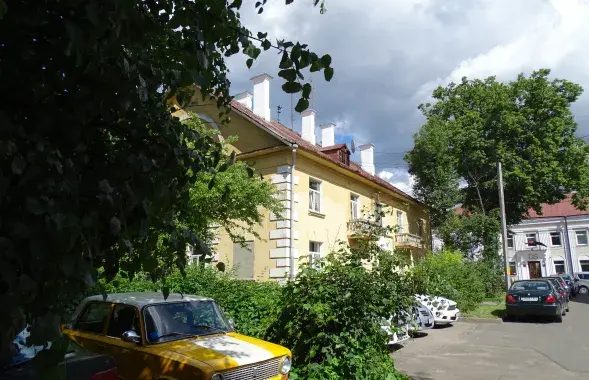 Пад аховай Мінкульта: цяпер дамы на Асмалоўцы зносіць нельга