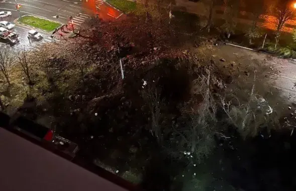 Воронка после взрыва в Белгороде / t.me/insiderUKR
