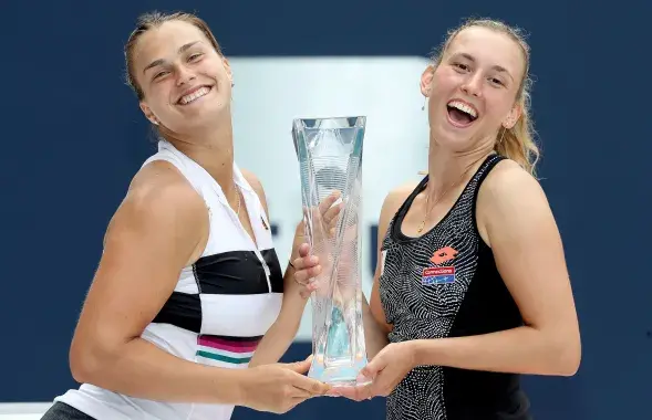 Belarus' Aryna Sabalenka and Belgium's Elise Mertens/ twitter.com/MiamiOpen